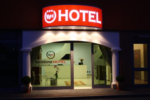 Facade/entrance, Lobby or reception