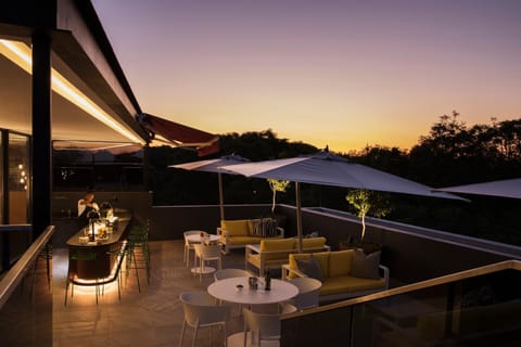 Patio, View (from property/room), Balcony/Terrace, Lounge or bar, Seating area, Dining area, Drinks, Alcoholic drinks, Non alcoholic drinks, Sunrise, Sunset, sunbed