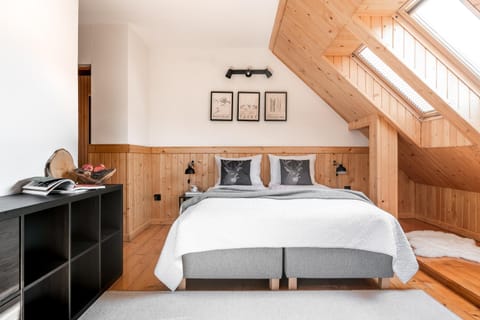 Bed, Photo of the whole room