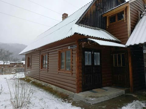 Property building, Facade/entrance, Winter