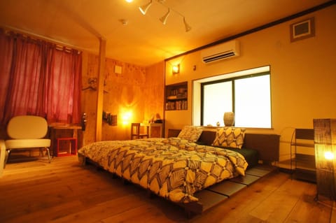 Bed, Photo of the whole room, Bedroom