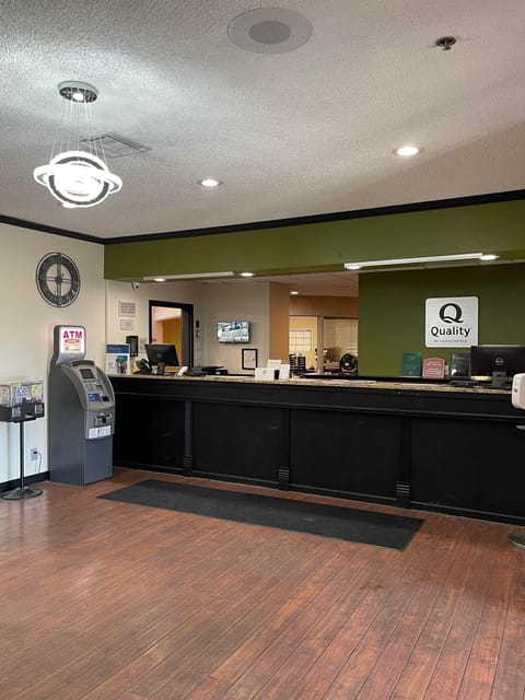 On-site shops, Lobby or reception