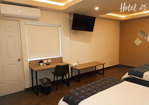 TV and multimedia, Seating area, Bedroom