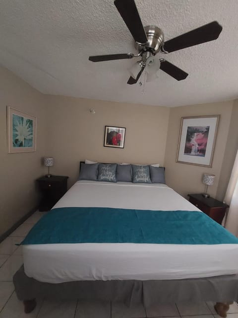 Bed, Bedroom, fireplace