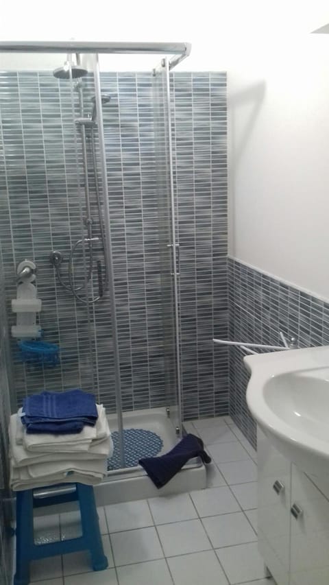 Locazioni Brevi La RosaViola GUEST ROOMS Bed and Breakfast in Teulada