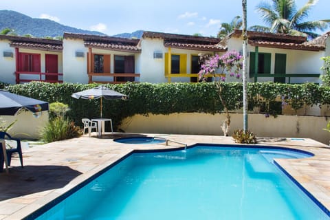 Day, Swimming pool