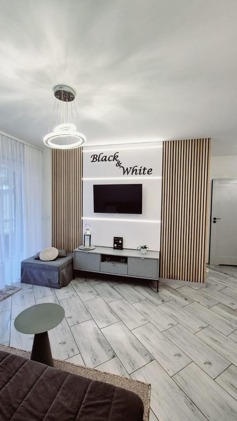 Apartament Black-White Apartment in West Pomeranian Voivodeship, Poland