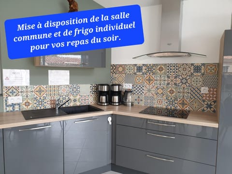 Kitchen or kitchenette, Communal kitchen, stove, kitchen