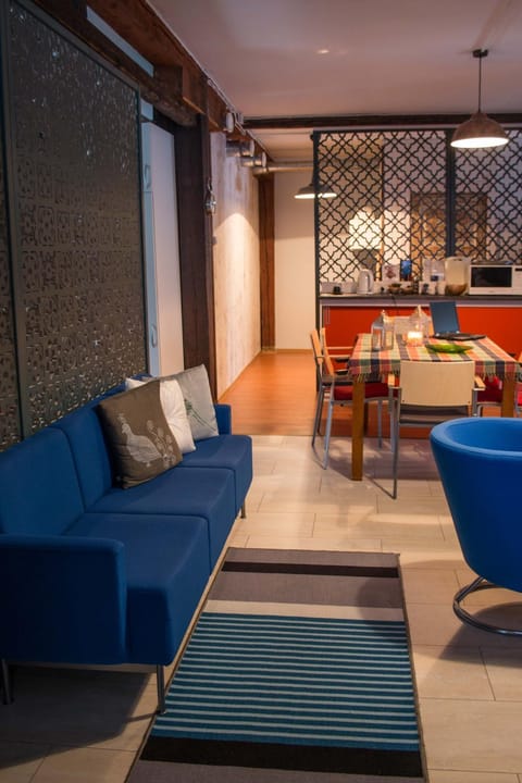 Seating area, Dining area