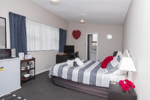 Kitchen or kitchenette, Photo of the whole room, Bedroom