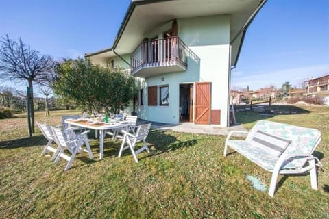 Facade/entrance, Garden, Balcony/Terrace