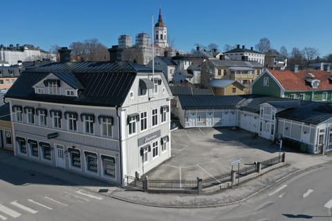 Property building, Facade/entrance