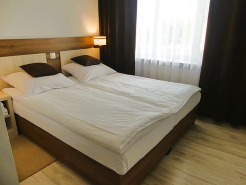 Bed, View (from property/room), Photo of the whole room, Seating area, Bedroom