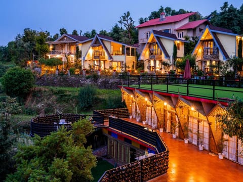 Property building, Night, Natural landscape, Garden, Balcony/Terrace, Garden view