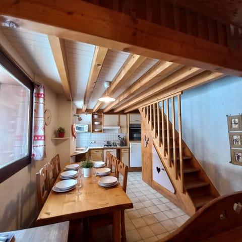 Dining area, kitchen