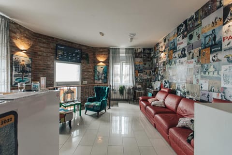 TV and multimedia, Seating area