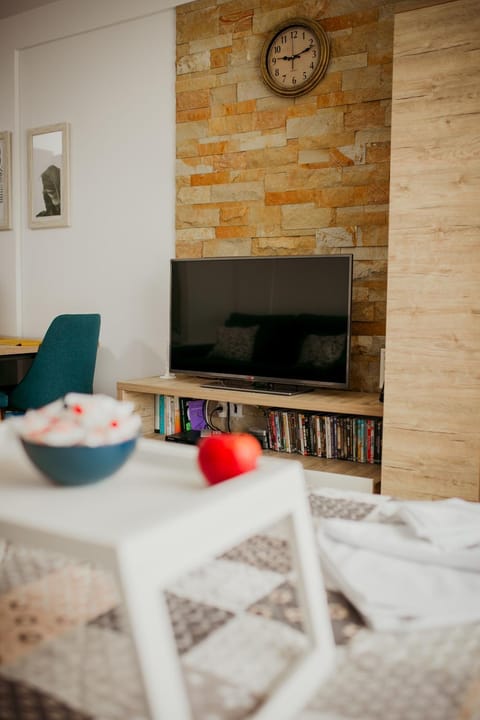 Communal lounge/ TV room, TV and multimedia, Seating area, Evening entertainment