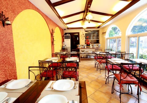 Restaurant/places to eat, Day