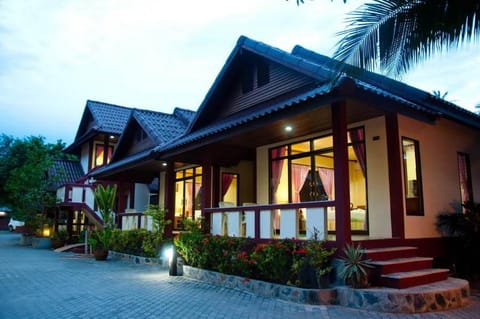 Property building, Day