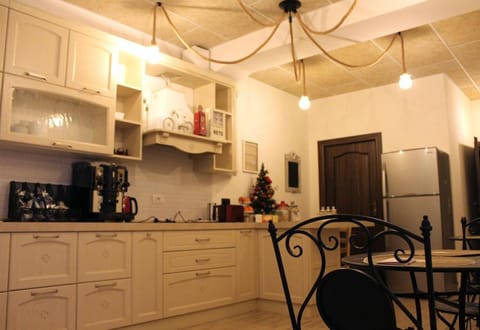 Communal lounge/ TV room, Breakfast