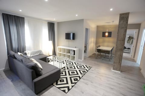 Bed, Living room
