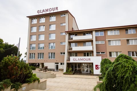 Property building, Restaurant/places to eat, Breakfast