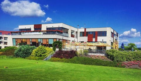 Property building, Facade/entrance, Golfcourse