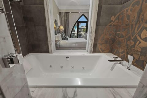 Hot Tub, Bathroom, Bath