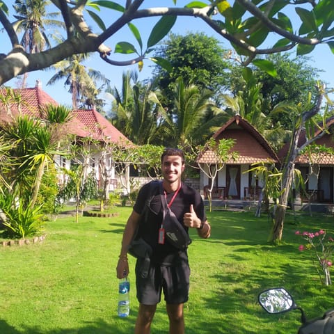 Santhi Guna Bungalow Campground/ 
RV Resort in Nusapenida