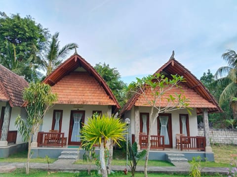 Santhi Guna Bungalow Campground/ 
RV Resort in Nusapenida