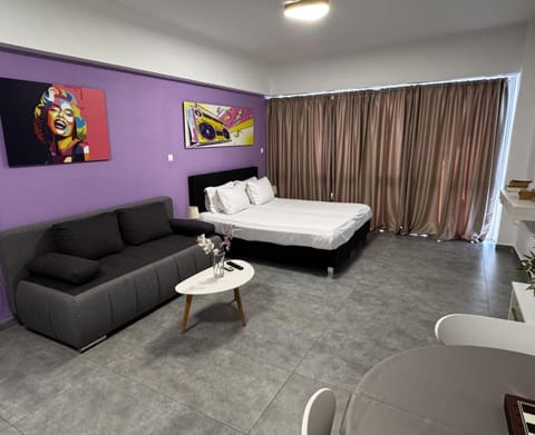 Bed, Living room, Photo of the whole room, Bedroom