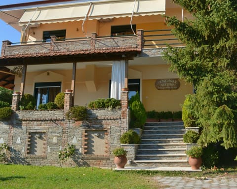 Property building, Facade/entrance, Balcony/Terrace, On site