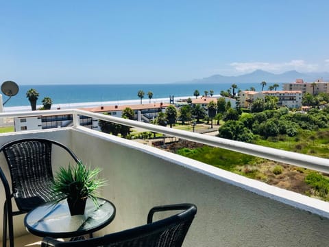 Patio, Day, Natural landscape, View (from property/room), Balcony/Terrace, Dining area, Sea view, Family, Family, locker