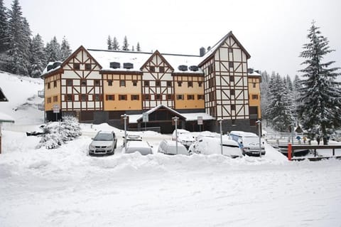 Facade/entrance, Winter