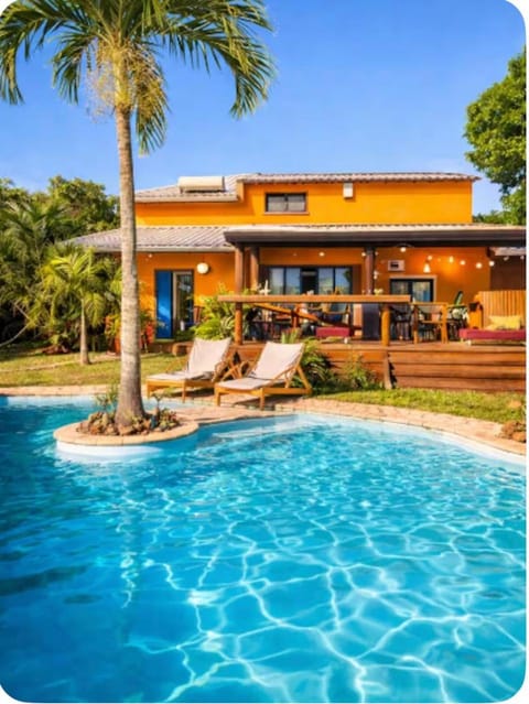 Property building, Swimming pool, sunbed