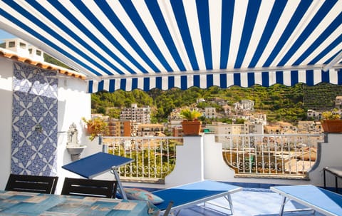 Patio, Day, View (from property/room), Balcony/Terrace, City view, sunbed