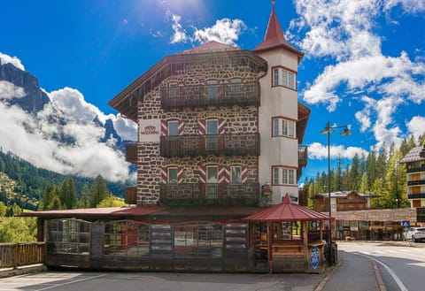 Property building, Natural landscape, Mountain view