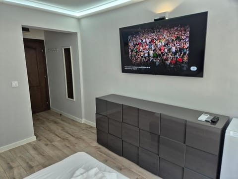 Communal lounge/ TV room, TV and multimedia, Photo of the whole room