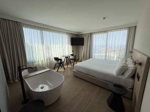 Photo of the whole room, Decorative detail