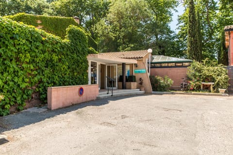 Facade/entrance, Spring, Day, Summer