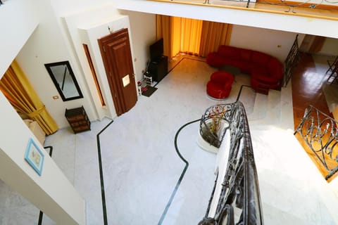 Communal lounge/ TV room, Lobby or reception