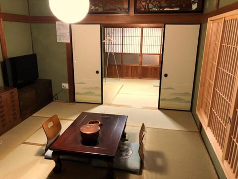 TV and multimedia, Dining area, Bedroom