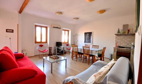 Flora - family apartment with terrace in Centre of Rovinj Apartment in Rovinj