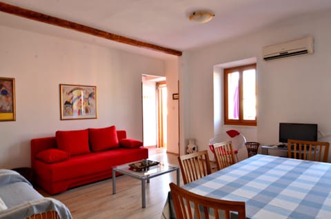 Flora - family apartment with terrace in Centre of Rovinj Apartment in Rovinj