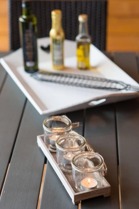 Lounge or bar, Food and drinks, Drinks