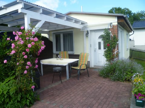 Facade/entrance, BBQ facilities, Balcony/Terrace, City view