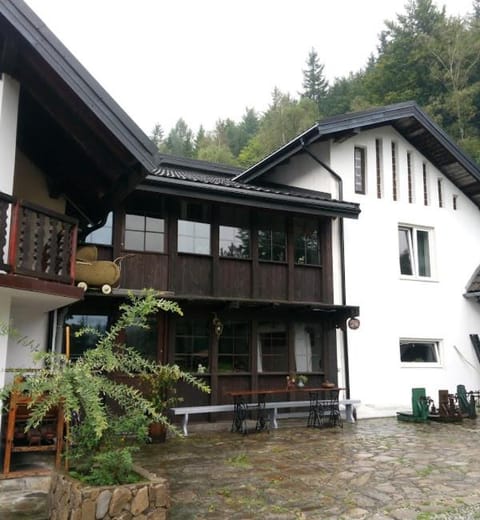 Property building, Facade/entrance