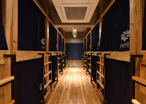 Bedroom, bunk bed