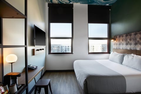 Bed, Photo of the whole room, Bedroom, City view