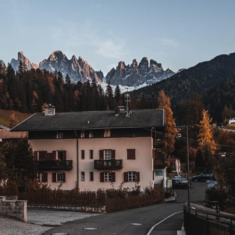 On site, Garden view, Landmark view, Street view